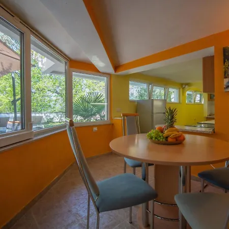 Lina By Interhome Apartman Njivice